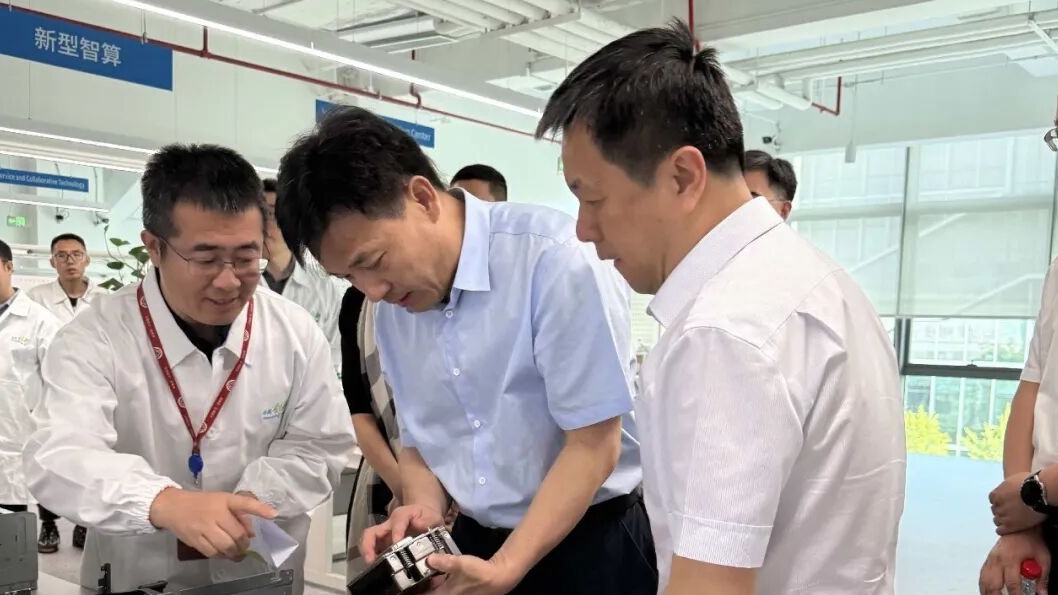 履职一年间 | 程建军委员：以数智之笔绘履职新篇