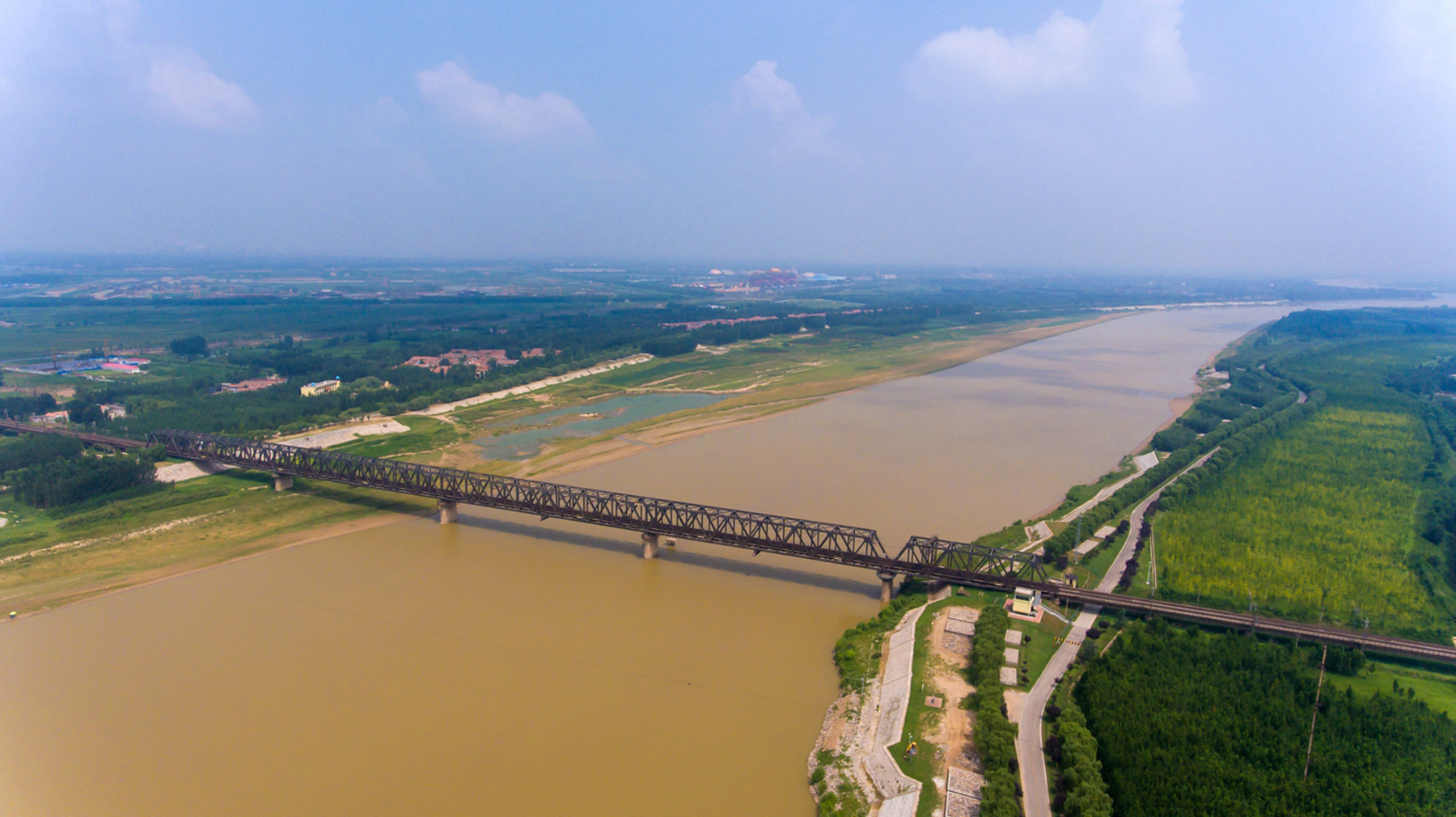 2.黄委：济南百里黄河水利风景区-津浦铁路百年铁路大桥-肖东庆.jpg