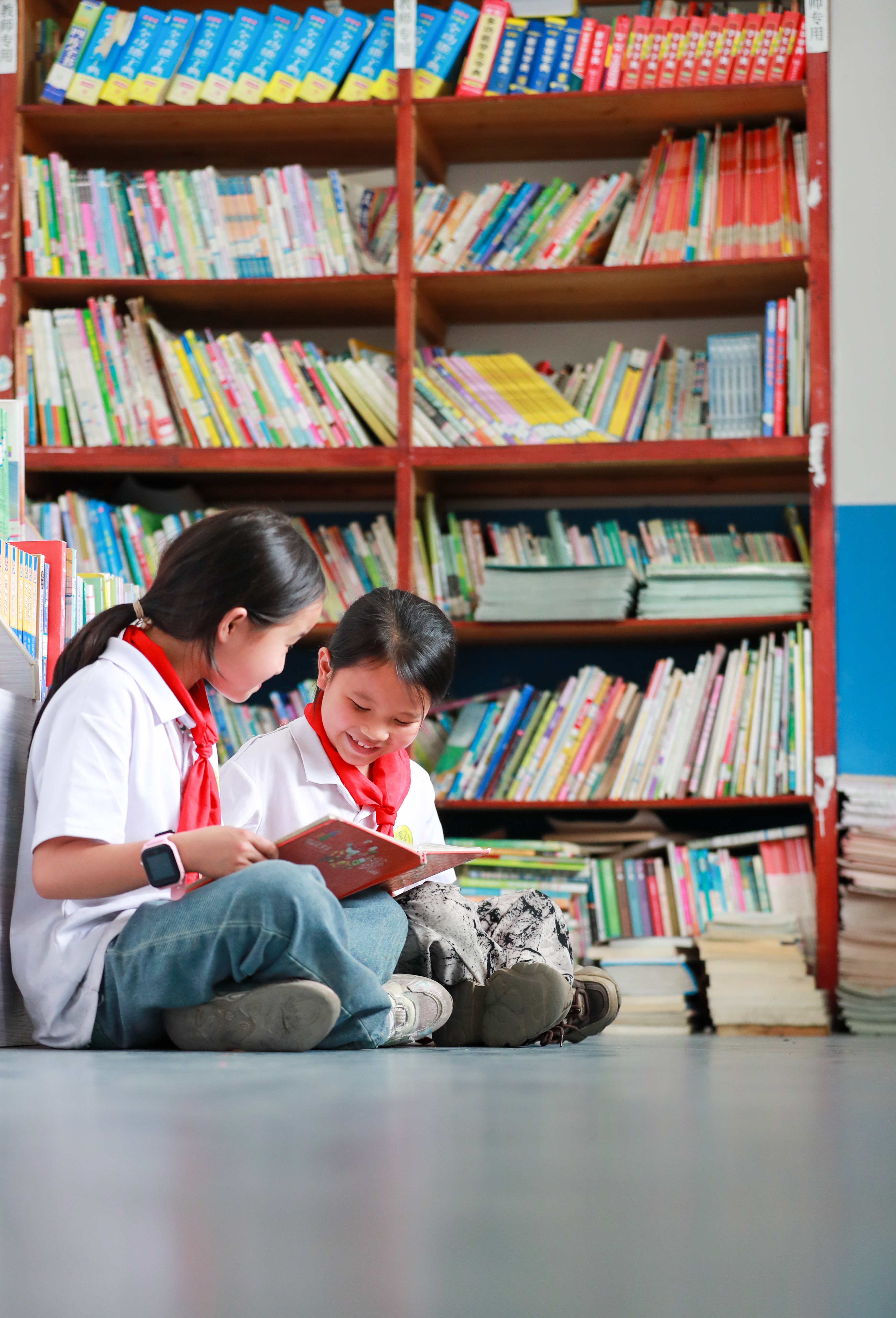 从江:世界读书日 校园书香浓