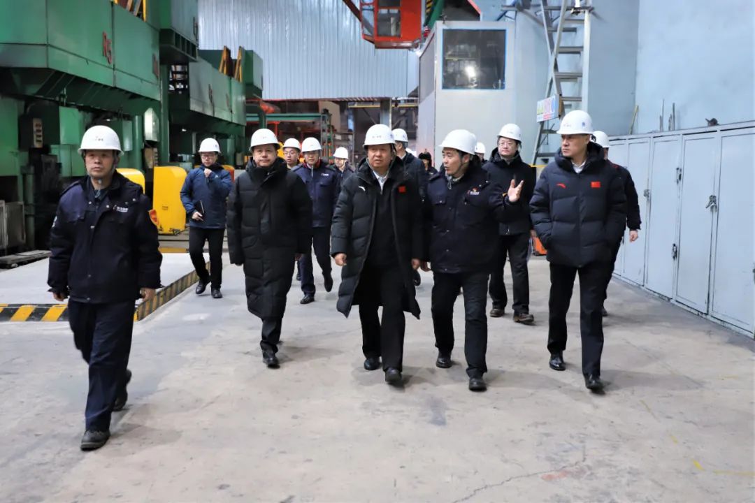 李国强一行先后来到磐石建龙钢铁有限公司,吉林亿达炭业有限公司,吉林