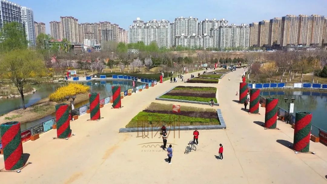 地址:华阳路与平安大街交叉02 德信公园永济公园繁花似锦,春意盎然.