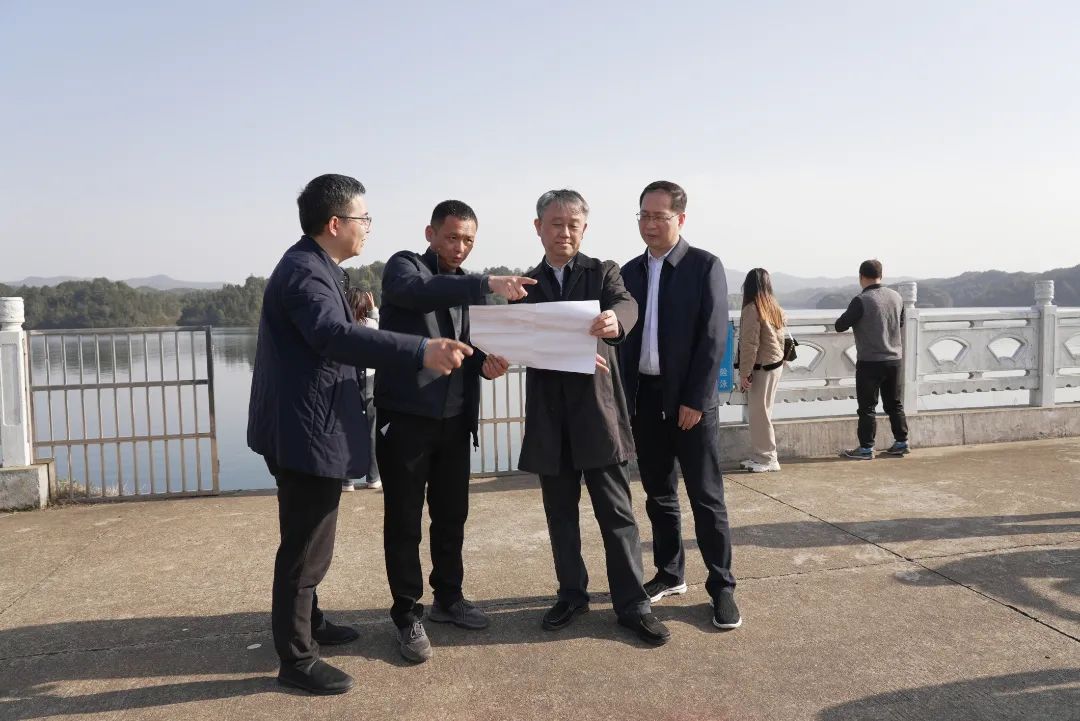 徐宏到万年调研