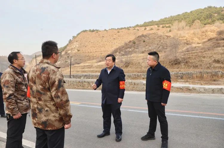 3月22日,县委书记连树斌深入北社乡东禅村,虹梯关乡虹梯关村,东寺头乡