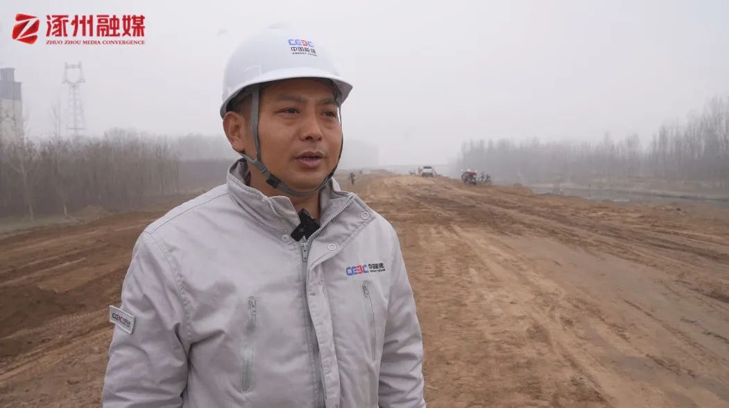 应急防洪治理工程(北坛村至小营横堤段)总承包项目部三工区经理 李黎