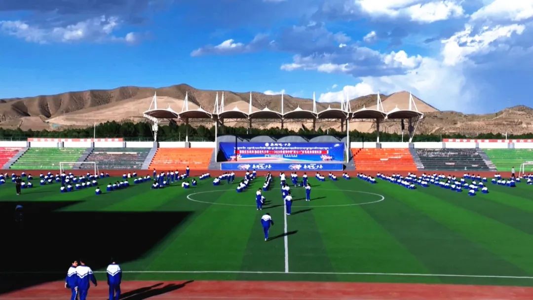 群英绘蓝图专业技术人才张长录春风化雨学者心初心不改育人魂