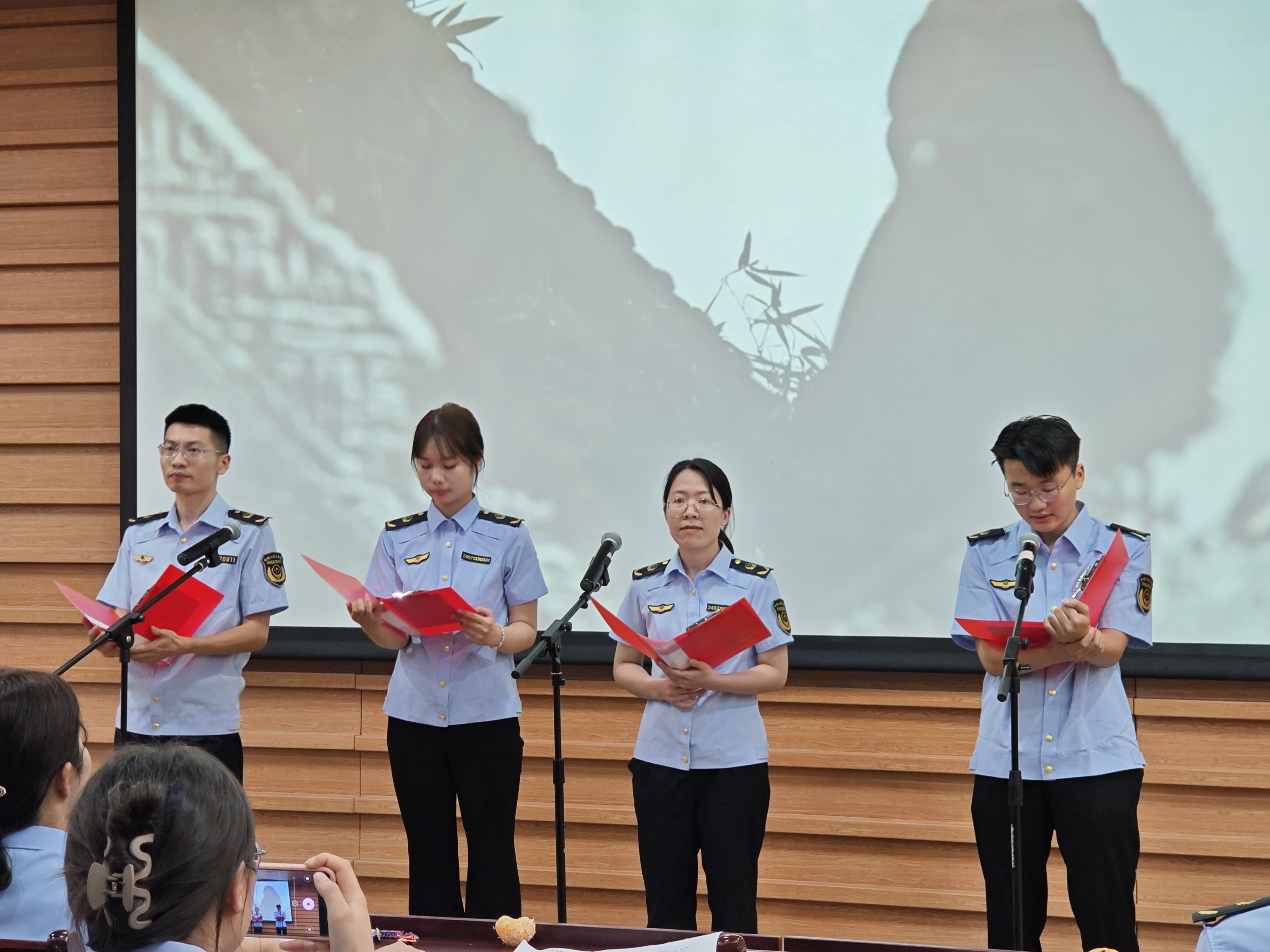 “阅”动龙年 “读”享未来 ——从江县市场监督管理局开展“世界读书日”活动
