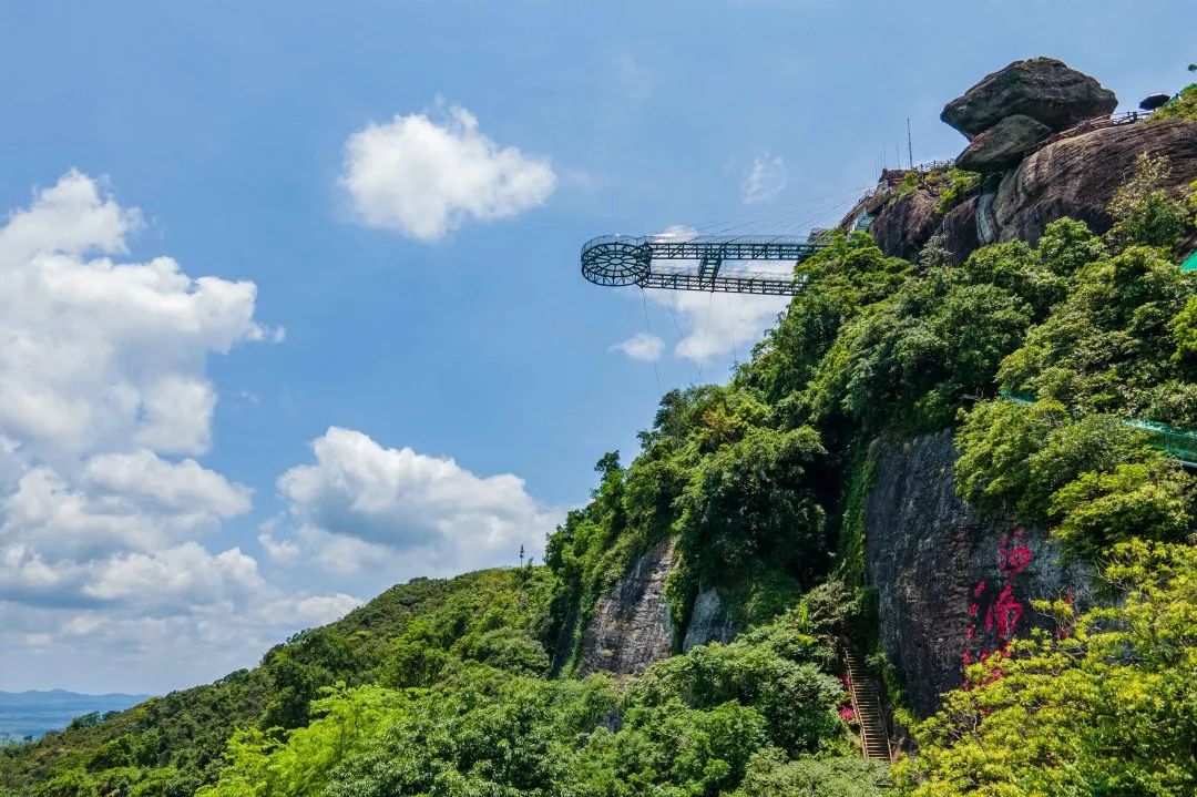 「海南文笔峰盘古文化旅游区」「屯昌梦幻香山旅游区」「海南铜鼓岭