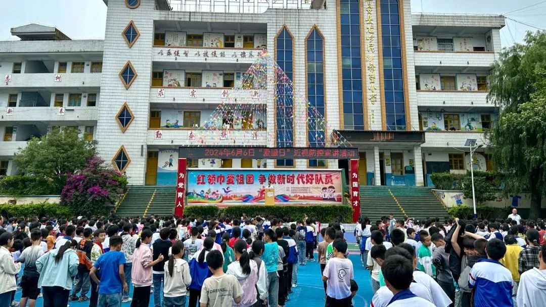 6月6日,普安县人民医院眼科走进兴中镇小学,龙吟镇民族希望小学,开展"